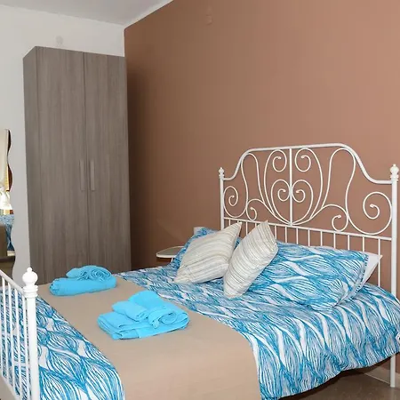 Domus Bracco Apartment